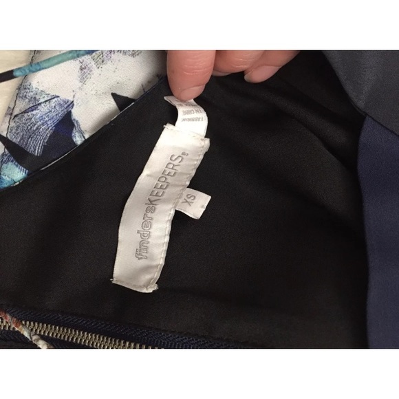 Finders Keepers Blue Floral Tank - Picture 5 of 6